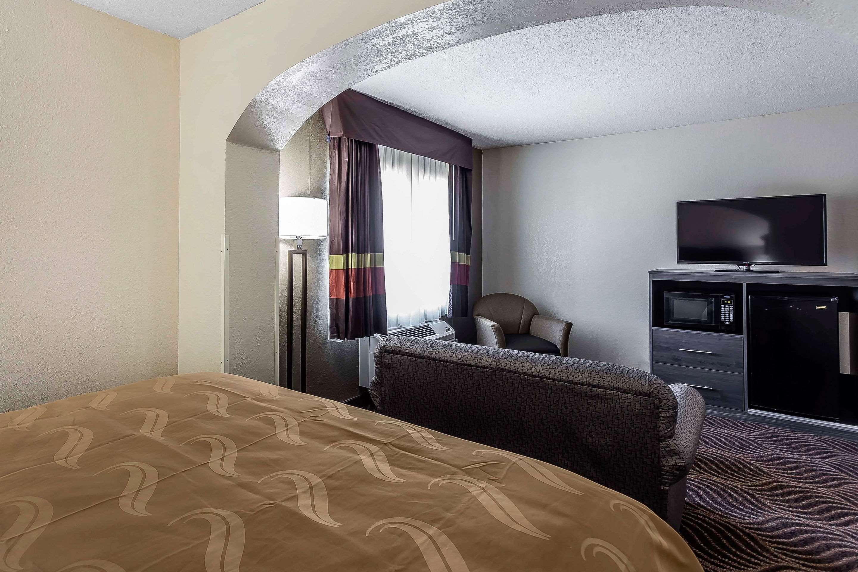 Quality Inn & Suites Salisbury Exterior foto